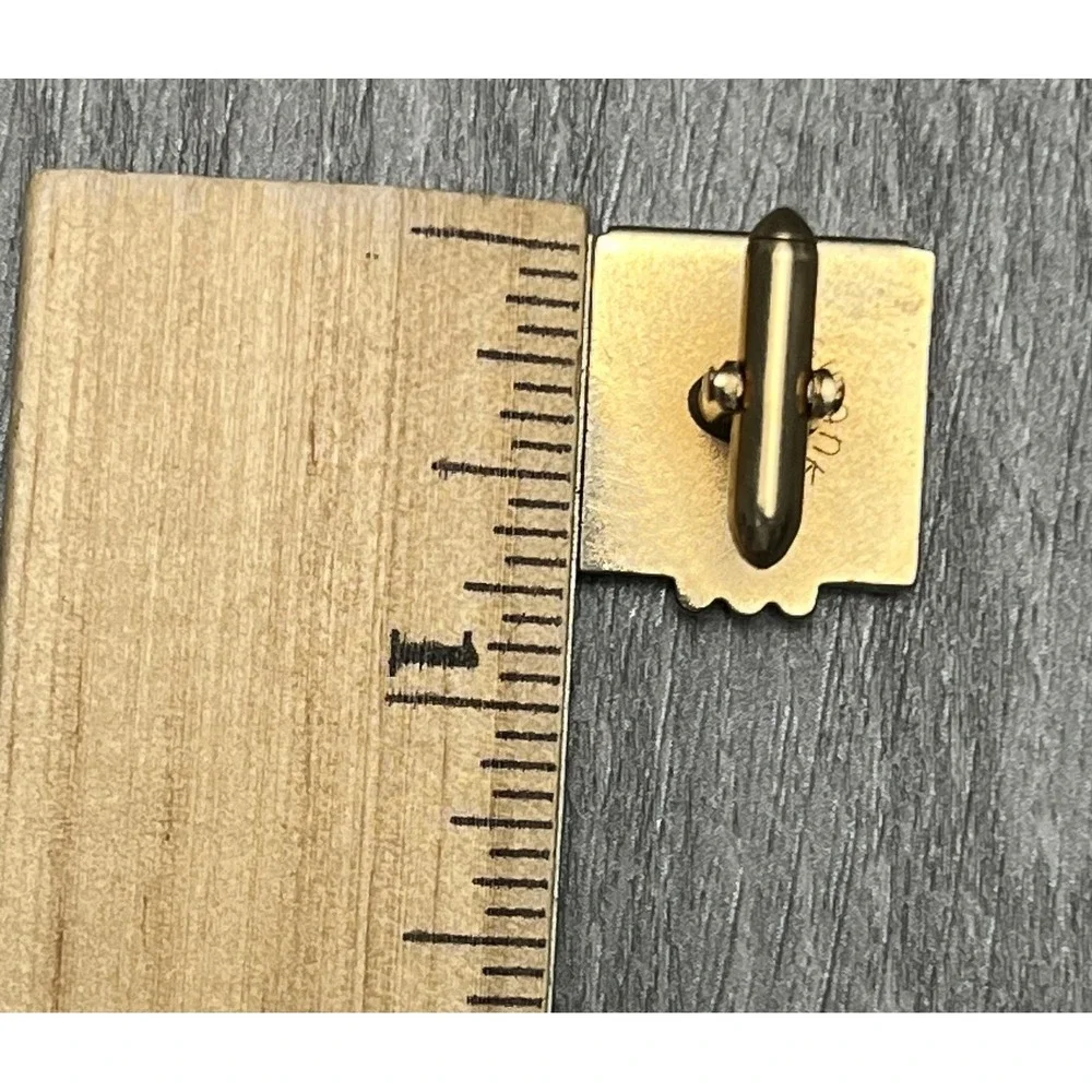 Vintage SWANK Men's Gold Tone Mother of Pearl Square Cufflinks Classic‎